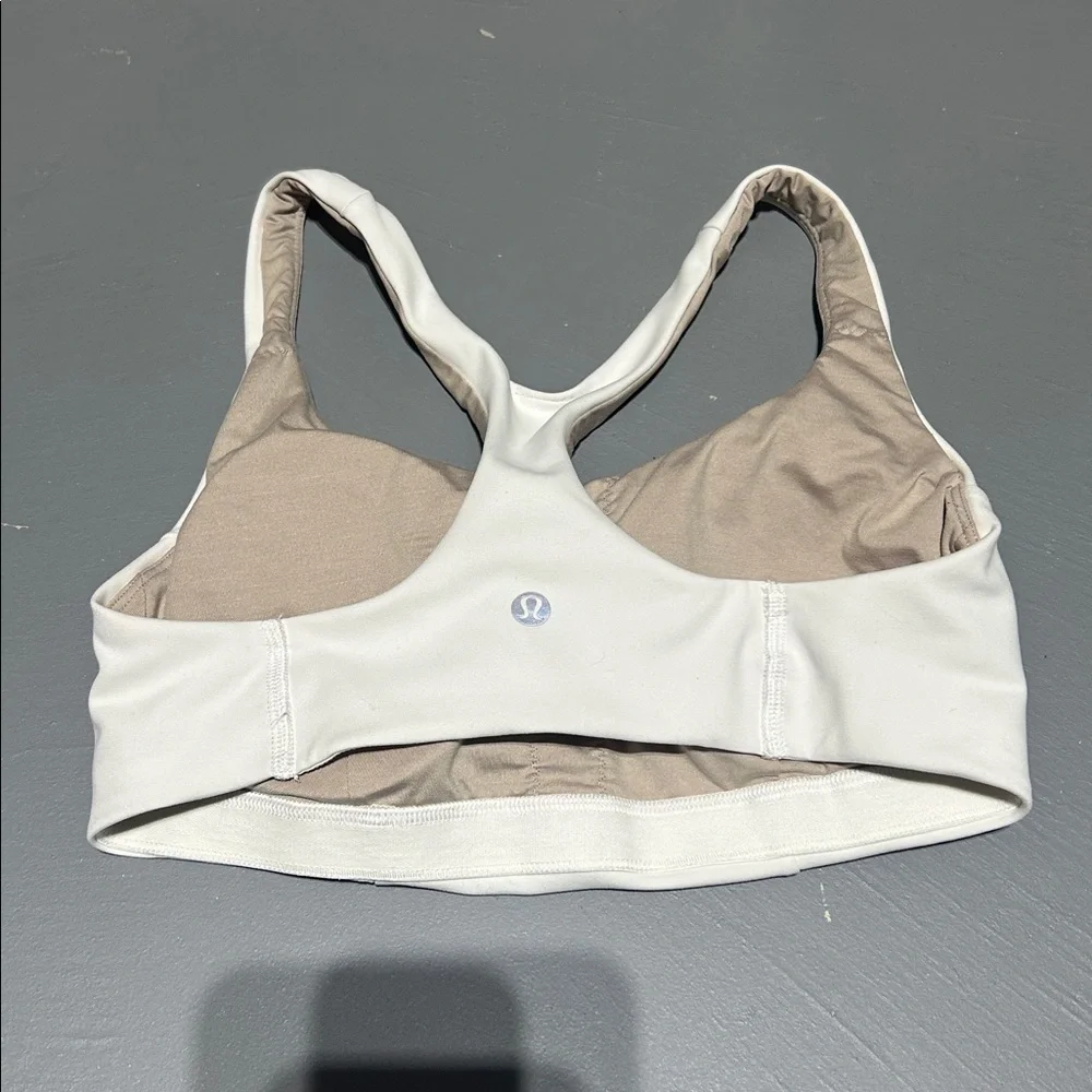 Lululemon White Wunder Train Sports Bra (Medium Support) (C-D Cup) Size 8 - Picture 4 of 5